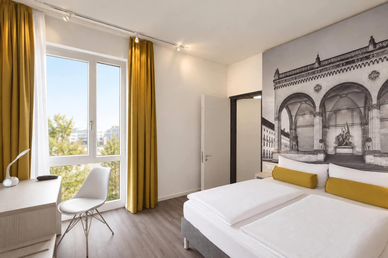 Bedroom 3, Super 8 by Wyndham Munich City North, München