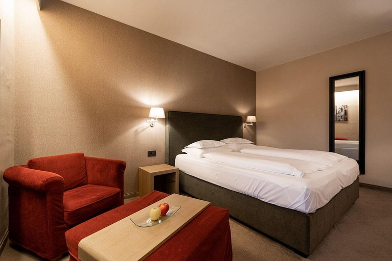 Bedroom 3, Hotel Pollinger, Bolzano