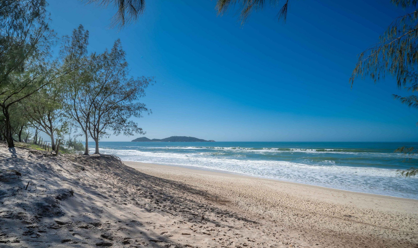 Beach 3, Studio w/ Balcony 10 m From the Beach Aar0303, Florianopolis