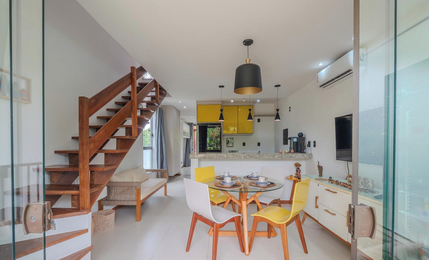 Dining 4, 3-br apt in Condominium w Pool in Imbassai Svi0001, Mata de São João