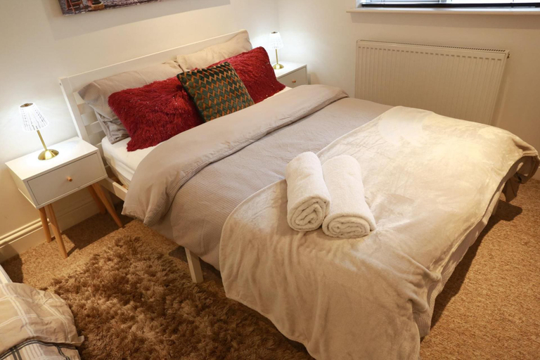 Bedroom 2, Apartment Sleeps 4 With Walk-in Shower, Birmingham