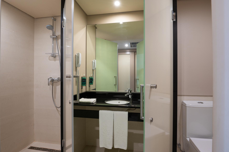 Bathroom 4, Vila Gale Porto Ribeira Hotel, Porto