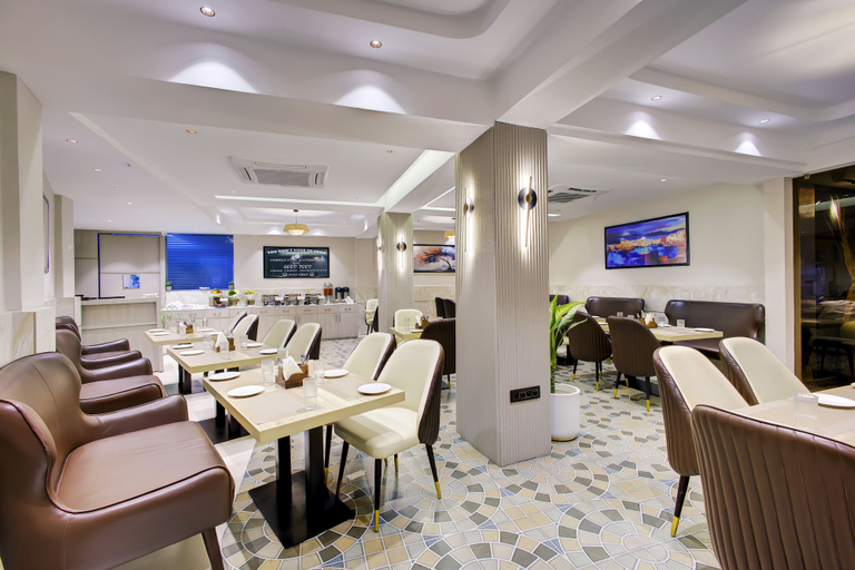 Restaurant 4, Cozzet Royale, Kanpur Nagar