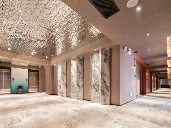 Hotel Interior/Public Areas