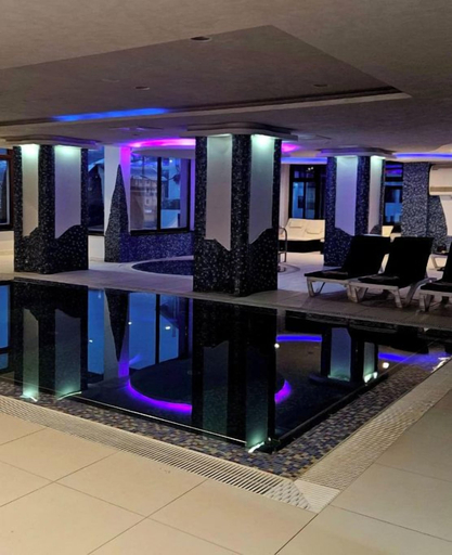 Pool 3, Denyin Prestige, Zarnesti