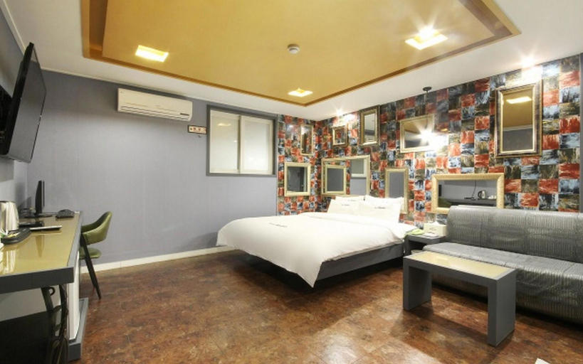 Bedroom 4, Busan Goejeong Rosso, Saha