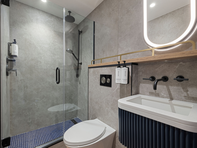 Bathroom 4, voco TIMES SQUARE by IHG, New York