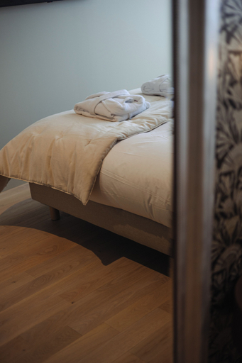 Room 3, L ODE A PIERRE, Landes
