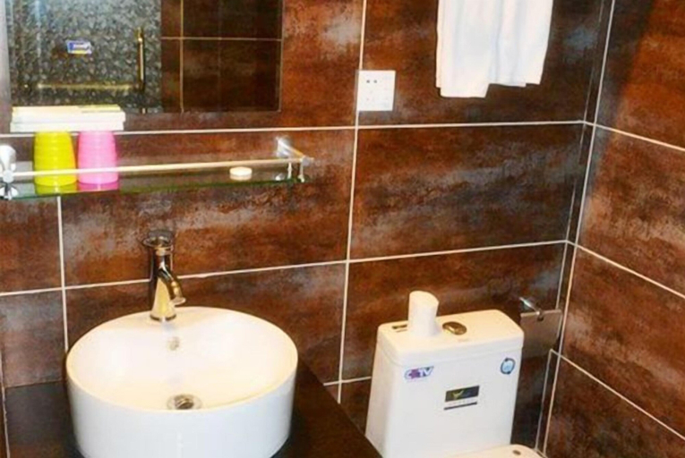 Bathroom, Harbin Cashbox Express Hotel, Harbin