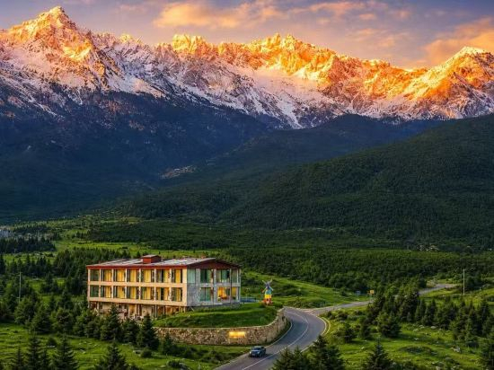 Hotel Exterior 2, Splendid Mountain · Rustic Luxury Retreat (at Yuhu Village, beneath Jade Dragon Peak), Lijiang