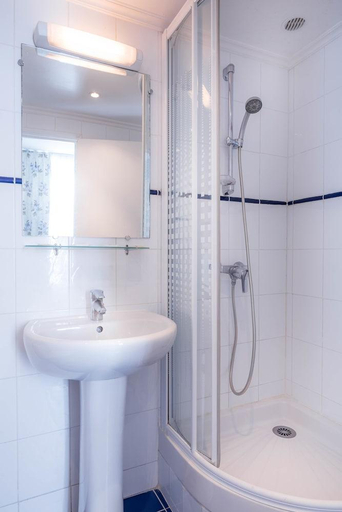 Bathroom 3, Hotel Des Arts Cite Bergere, Paris
