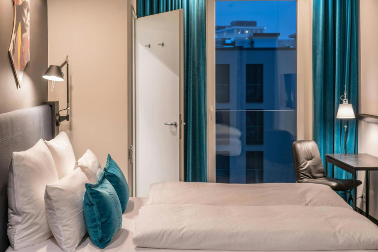 Bedroom 4, Motel One Berlin-Alexanderplatz, Berlin