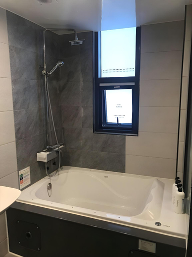 Bathroom 5, Busan Oncheonjang Hotel Carino, Geumjeong