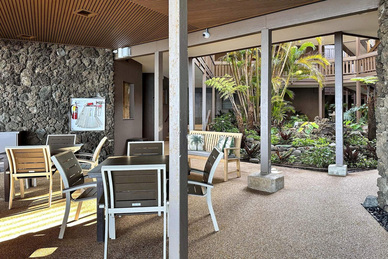 Outdoor dining, Hale Hui Kai 202 - Keawakapu Beach, Garden Views, Steps to the Beach, Split AC!, Maui