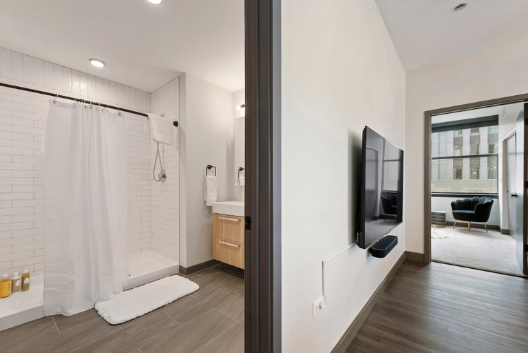 Room 4, Central Location Exclusive Apts for Large Groups, Cook
