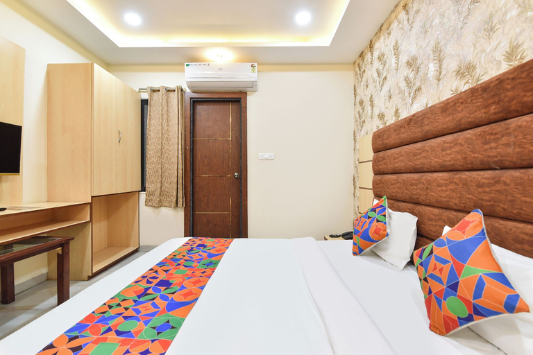 Room 5, FabHotel Amrit Inn, Indore