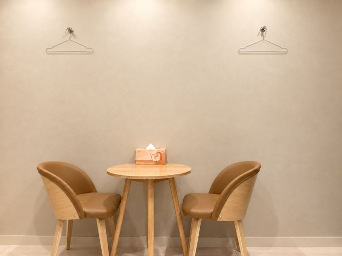 Others 4, Hotel Picasso, Gangbuk