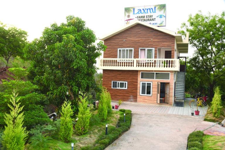 Room 5, Lakshmi Resort and Farmhouse By TWC, Jabalpur