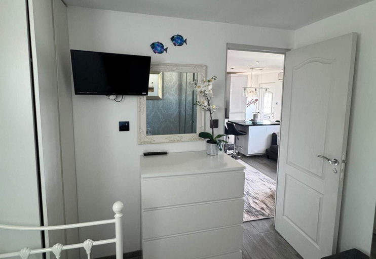 Interior 4, 3-bed Camber Sands Cabin - Pool - Parking - Pets, East Sussex