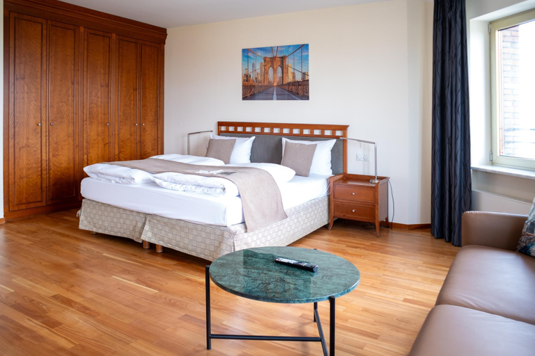 Room 2, Main Plaza Suite Tower, WorldHotels Elite, Frankfurt am Main