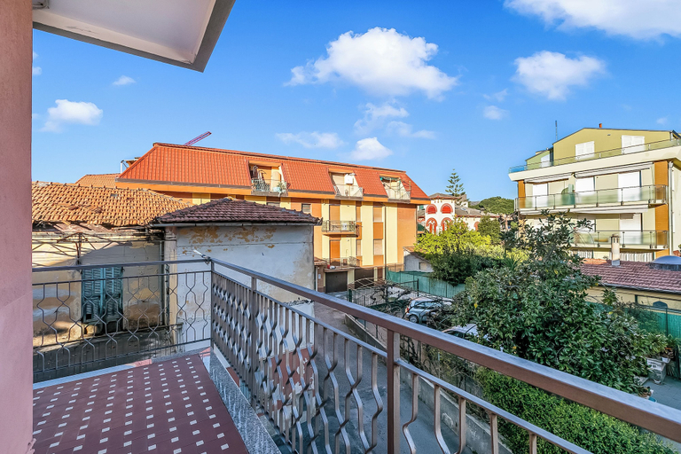 Property grounds 3, Verdi Loano Beach Apartment With Balcony, Savona