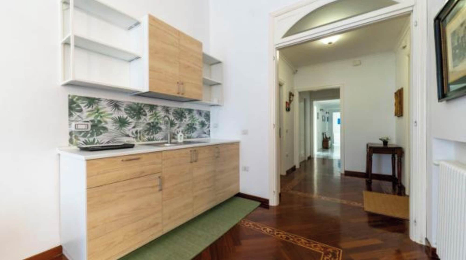 Interior 3, Marina Rooms, Napoli