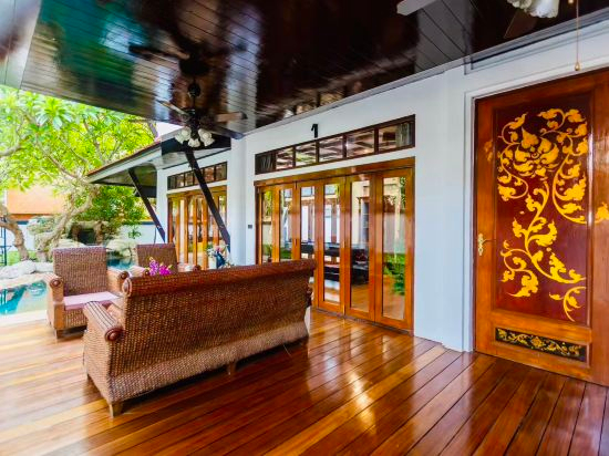 Hotel Interior/Public Areas