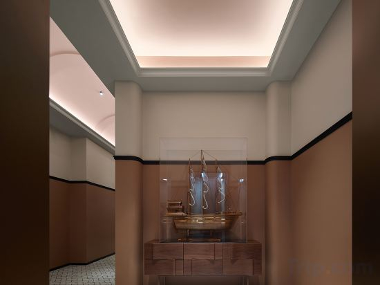 Hotel Interior/Public Areas