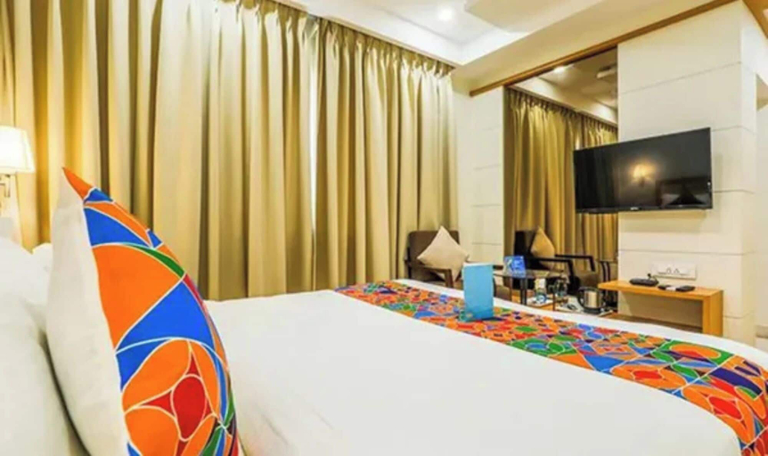 Room 3, FabHotel Kvr Capital Suites, Krishna