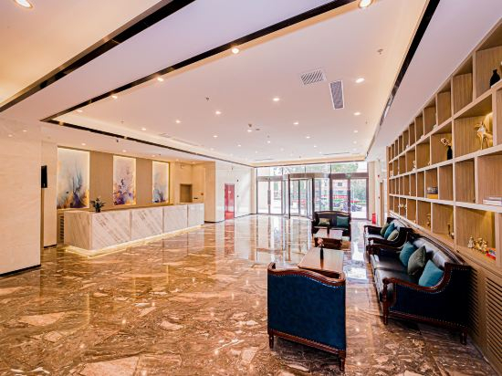 Hotel Interior/Public Areas