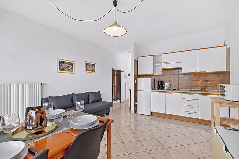 Private kitchen 2, Lagotissimo 17 - Flat With Balcony View and Pool, Trento