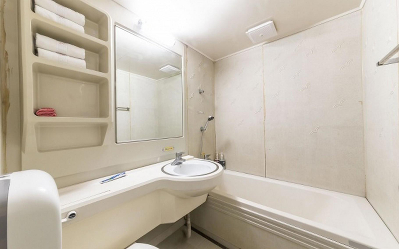 Bathroom 5, Chuncheon Metro, Chuncheon