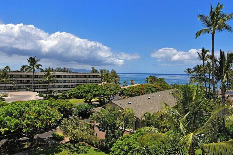 Interior 3, Cozy Condo Near Beach w Ocean View Pool - Kihei Akahi C616, Maui