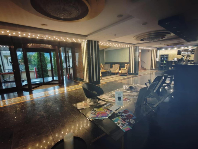 Lobby 5, Denyin Prestige, Zarnesti