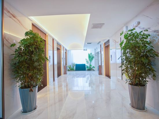 Hotel Interior/Public Areas