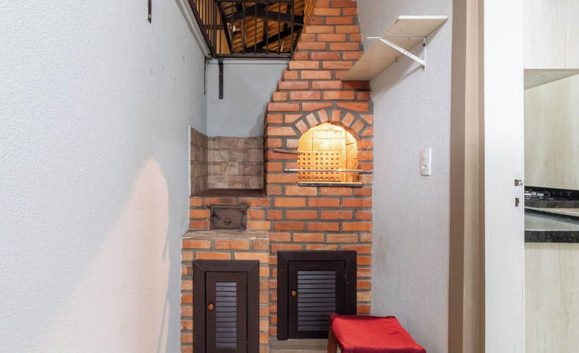 Interior, 3BR Townhouse w/ BBQ 700m From Beach Rpp0678, Penha