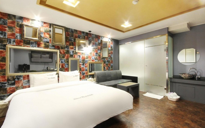 Bedroom 2, Busan Goejeong Rosso, Saha