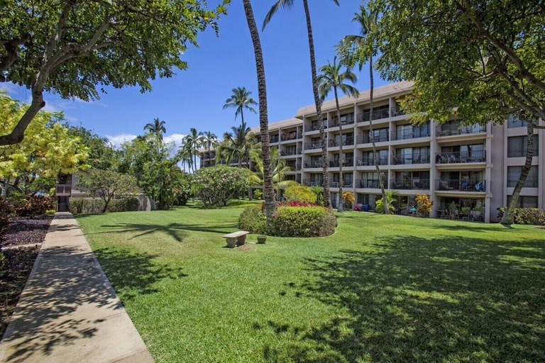 Exterior 2, Cozy Condo Near Beach w Ocean View Pool - Kihei Akahi C616, Maui