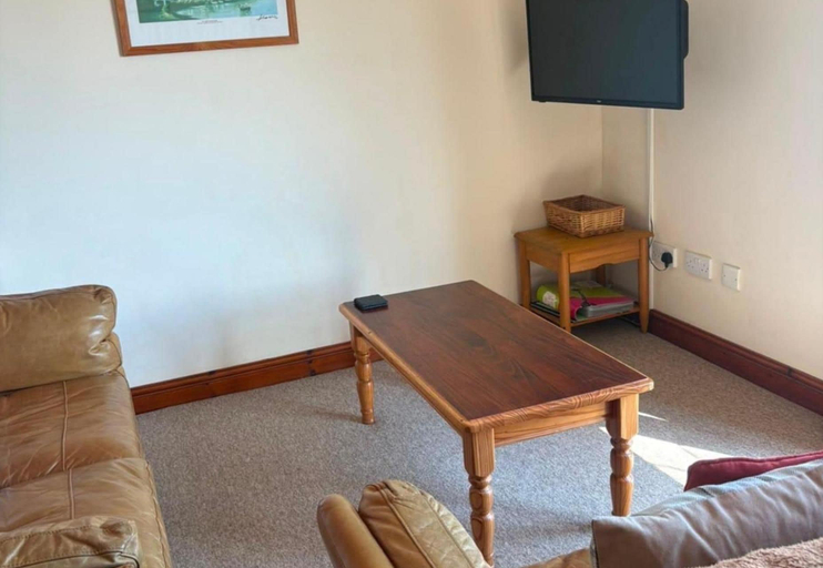 Living area 2, Links Retreat Porthpean Golf Cottage, Cornwall