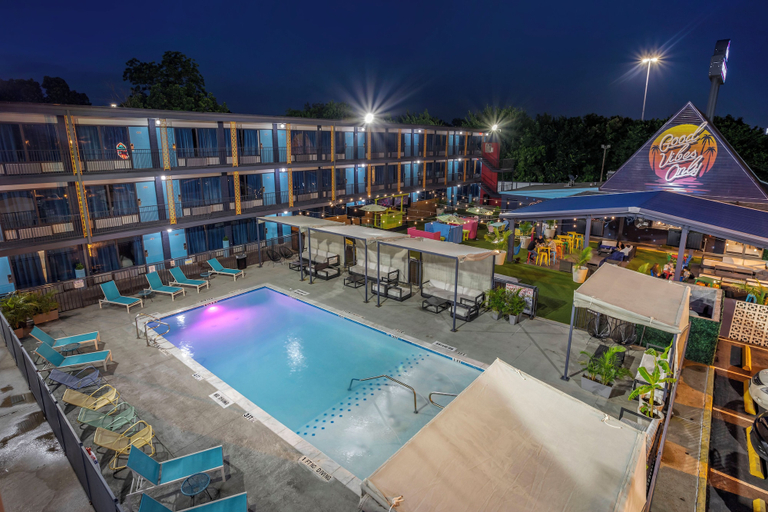 Pool 5, HOST/EL Boutique Shared Rooms, Houston