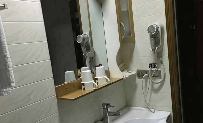 Bathroom, Cangnan Water View Hotel, Wenzhou