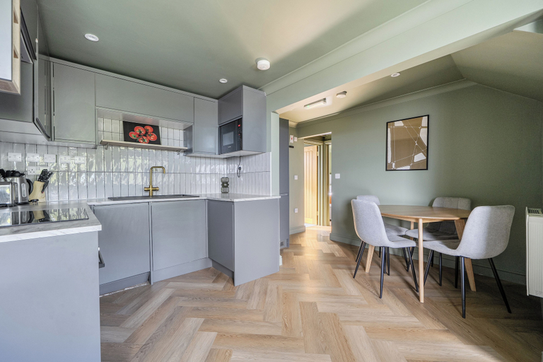 Private kitchen 5, 1 Bedroom Apartments Sleeps 3 - Balcony - Pets Ok, Cornwall