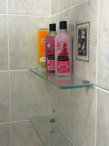 Bathroom amenities, Wimbledon Family Flat 2, London