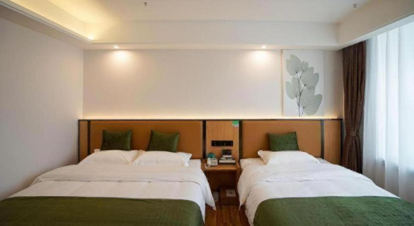 Bedroom 2, GreenTree Inn Express Kunming East Passenger Station Huazhicheng, Kunming