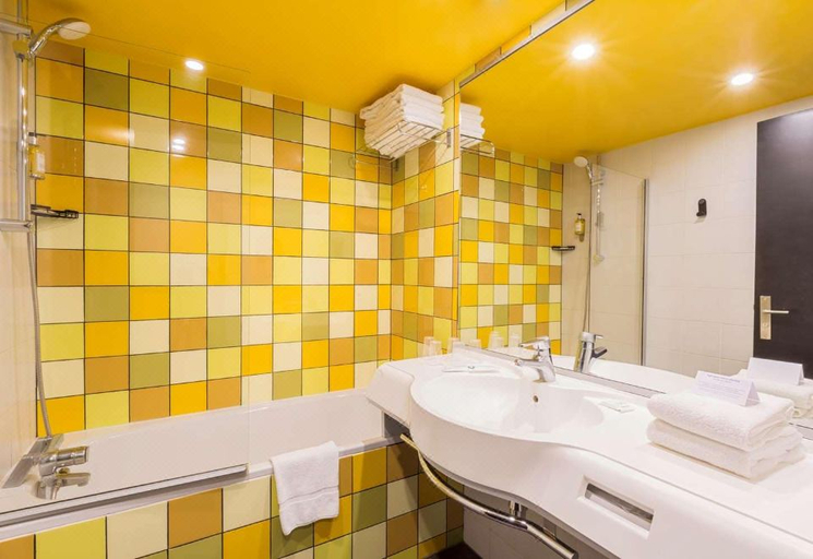 Bathroom 4, Best Western Hotel Grand Parc, Seine-et-Marne