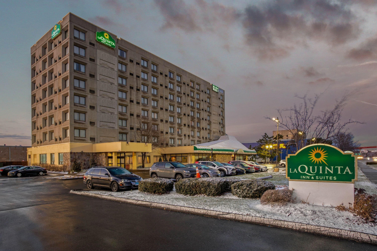 Exterior & Views 2, La Quinta Inn & Suites by Wyndham New Haven, New Haven
