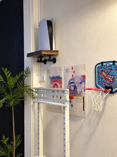 Game room 5, Charoennakhon 14, Khlong San