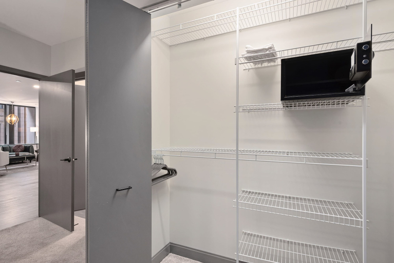 Room 3, Central Location Exclusive Apts for Large Groups, Cook