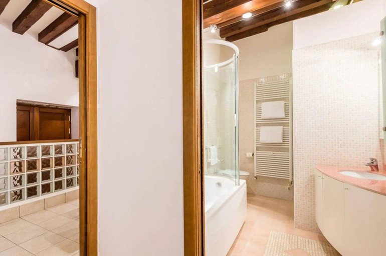 Bathroom 3, Ca' Cappellis, Venezia