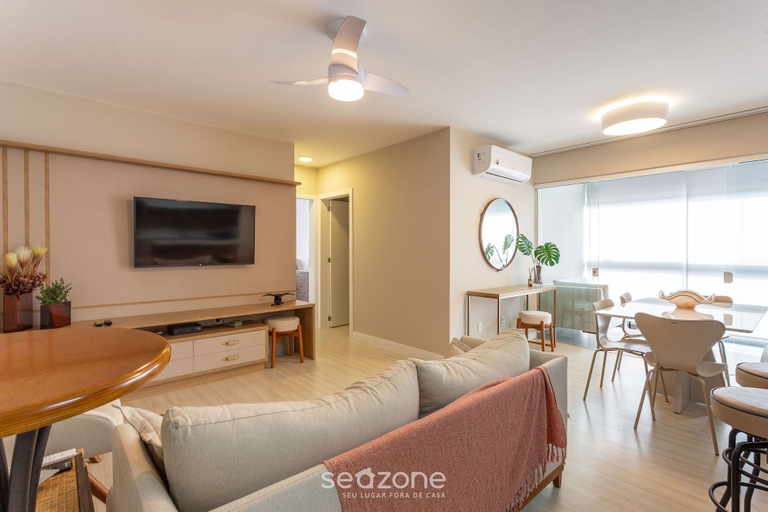 Living area, Charming Aprt 500m From the Beach in Jurere Riv101, Florianopolis